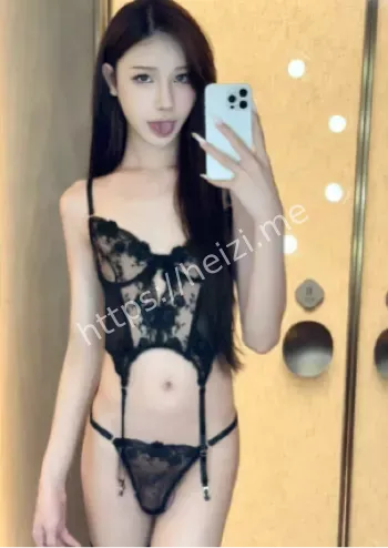 网友感慨比女友美