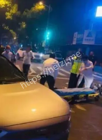 新政路电动车碰撞