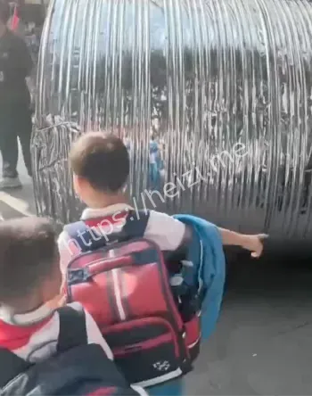 两孩子一大人受伤