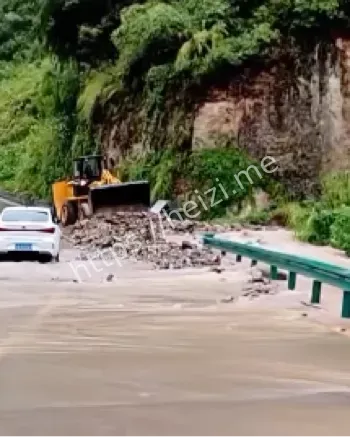 盛堡镇民房被砸大洞惊魂一刻