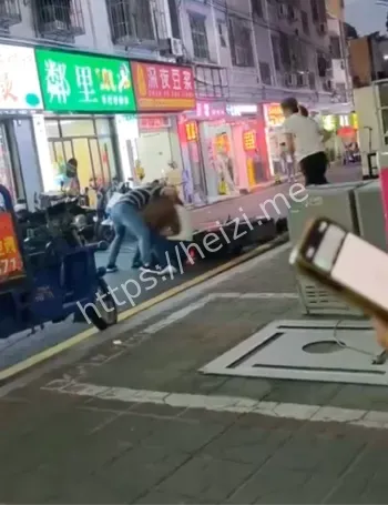 摩的佬追杀夫妻现场